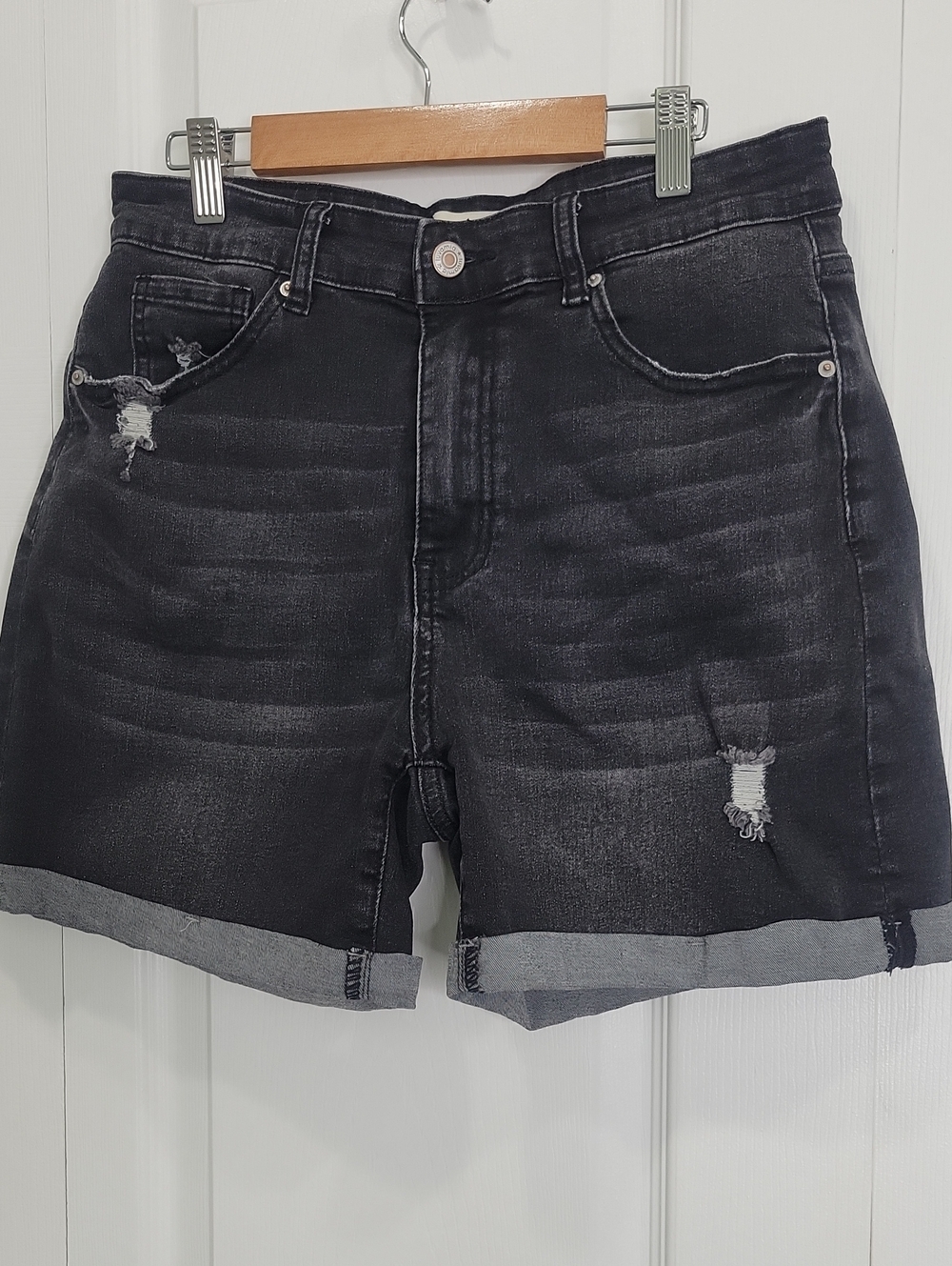 Luvamio High-Rise Black Stretch Distressed Denim Shorts Size Large